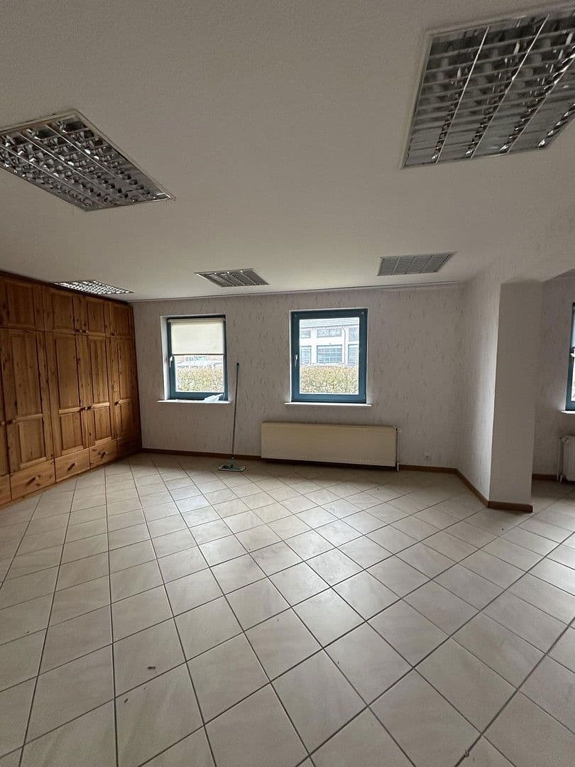 Pronájem domu 220 m², pozemek 1.500 m², Hauptstraße 38, Rom, Mecklenburg-Vorpommern Pronájem domu 220 m², pozemek 1.500 m², Hauptstraße 38, Rom, Mecklenburg-Vorpommern