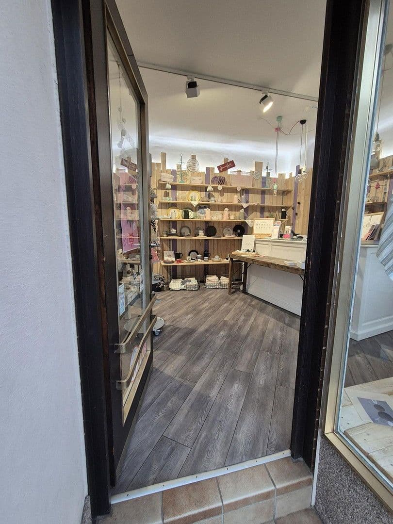 Pronájem nebytového prostoru 35 m², Staigerstr. 21, Stuttgart, Bádensko-Württembersko Pronájem nebytového prostoru 35 m², Staigerstr. 21, Stuttgart, Bádensko-Württembersko