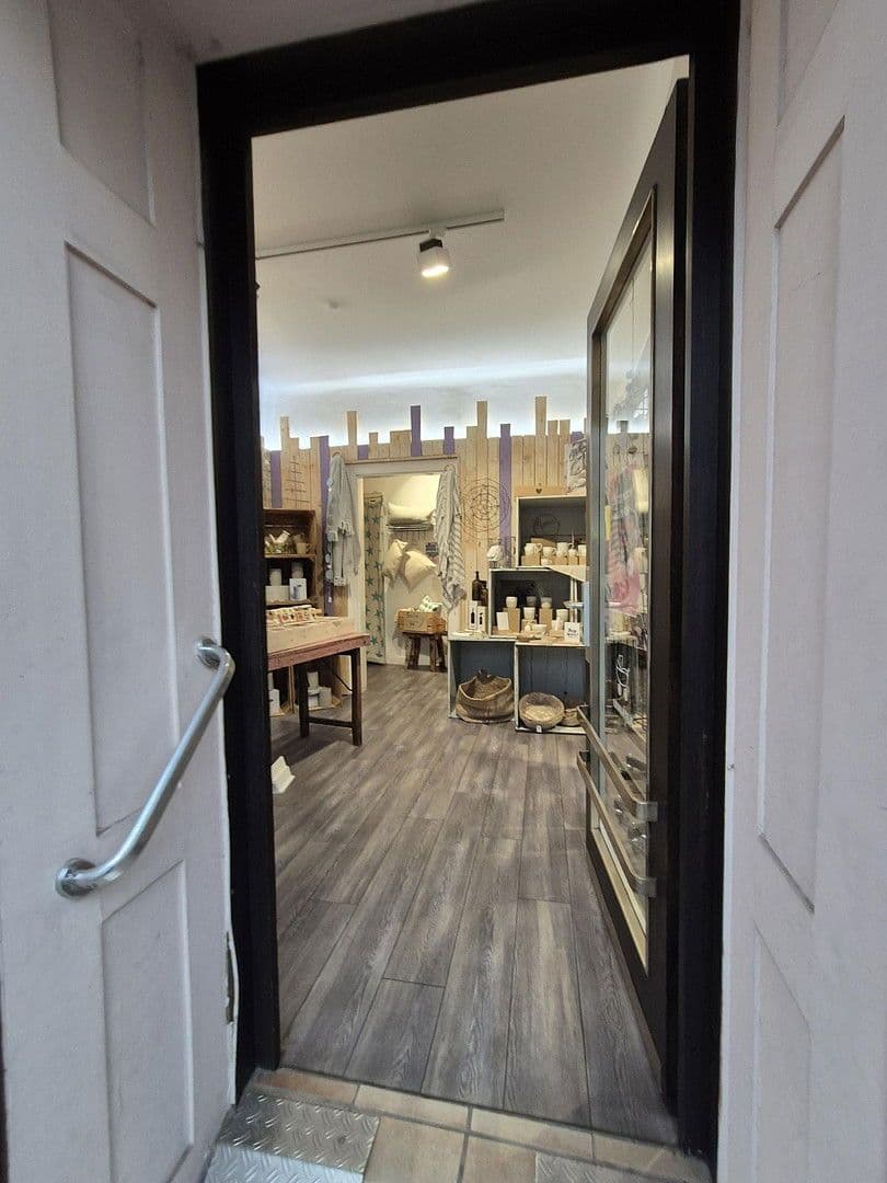 Pronájem nebytového prostoru 35 m², Staigerstr. 21, Stuttgart, Bádensko-Württembersko Pronájem nebytového prostoru 35 m², Staigerstr. 21, Stuttgart, Bádensko-Württembersko