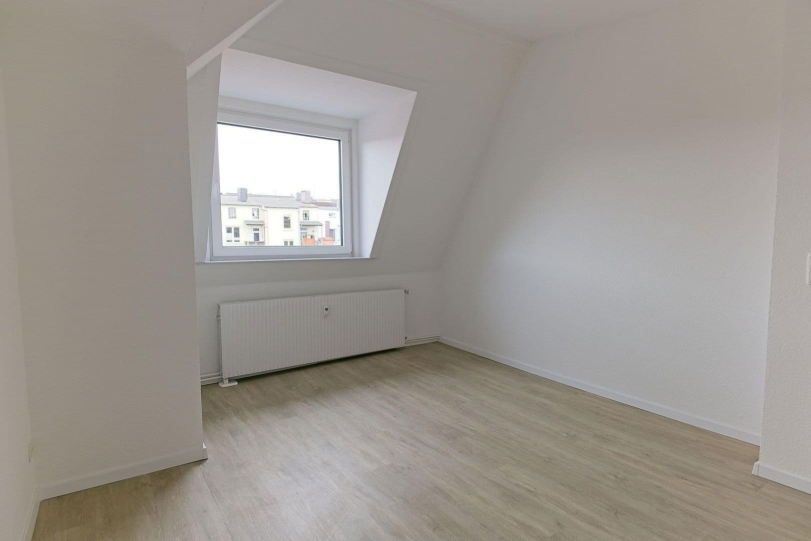 Pronájem bytu 3+1 70 m², Kiel, Šlesvicko-Holštýnsko Pronájem bytu 3+1 70 m², Kiel, Šlesvicko-Holštýnsko