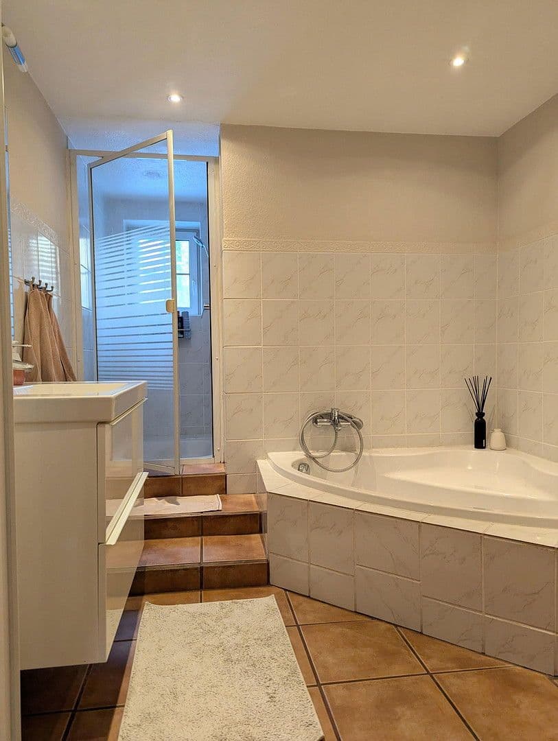 Prodej domu 176 m², pozemek 5.000 m², Schnakenbek, Šlesvicko-Holštýnsko Prodej domu 176 m², pozemek 5.000 m², Schnakenbek, Šlesvicko-Holštýnsko