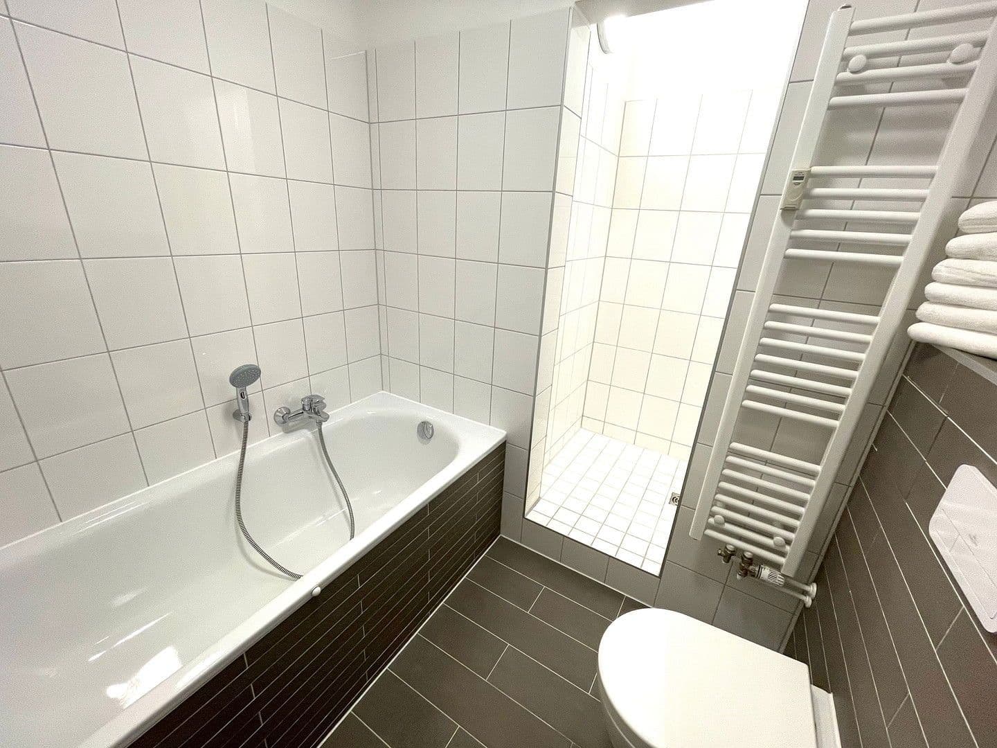 Pronájem bytu 3+1 93 m², Jahnring, Hamburg, Hamburg Pronájem bytu 3+1 93 m², Jahnring, Hamburg, Hamburg