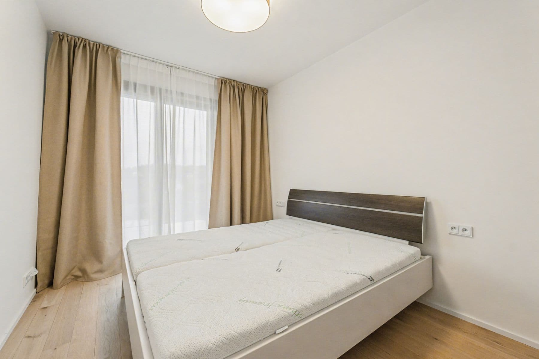 Pronájem bytu 2+kk 53 m², Československého exilu, Praha, Praha Pronájem bytu 2+kk 53 m², Československého exilu, Praha, Praha