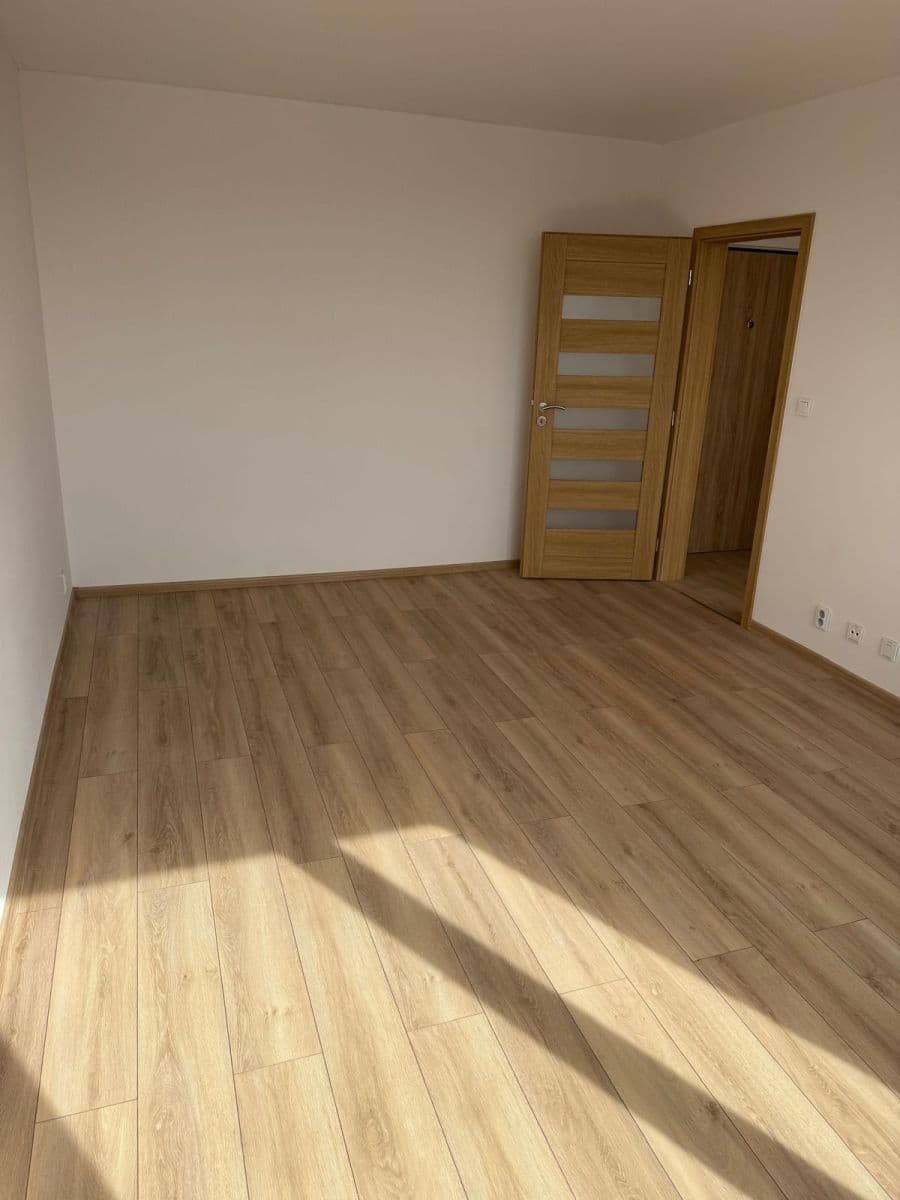 Pronájem bytu 1+1 38 m², J. Opletala, Frýdek-Místek, Moravskoslezský kraj Pronájem bytu 1+1 38 m², J. Opletala, Frýdek-Místek, Moravskoslezský kraj