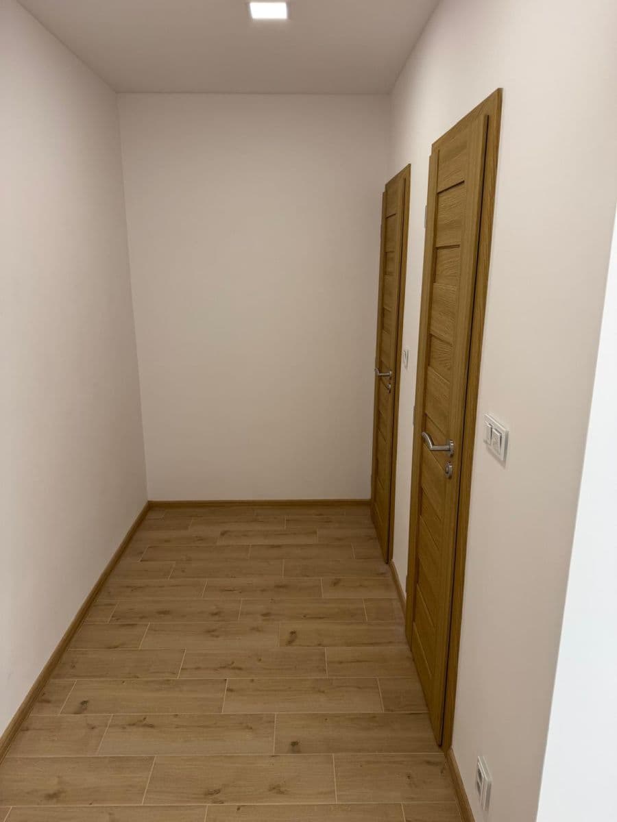 Pronájem bytu 1+1 38 m², J. Opletala, Frýdek-Místek, Moravskoslezský kraj Pronájem bytu 1+1 38 m², J. Opletala, Frýdek-Místek, Moravskoslezský kraj