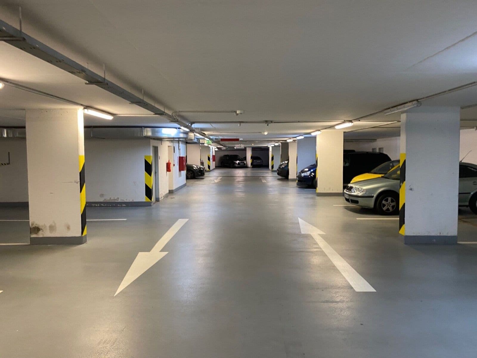 Pronájem garáže 17 m², Bratislavská, Praha, Praha Pronájem garáže 17 m², Bratislavská, Praha, Praha