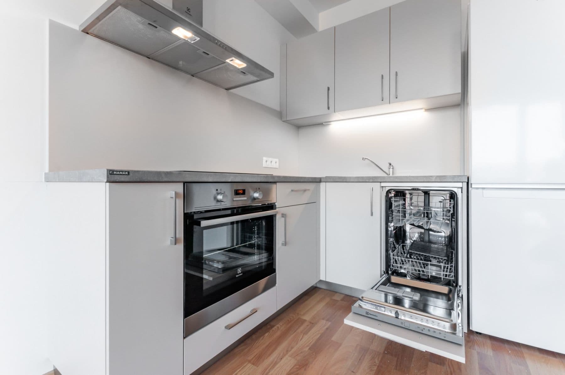 Pronájem bytu 1+kk 34 m², Moravcových, Praha, Praha Pronájem bytu 1+kk 34 m², Moravcových, Praha, Praha