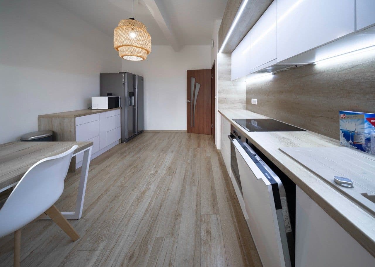 Pronájem bytu 3+1 70 m², U Stadiónu, Ústí nad Labem, Ústecký kraj Pronájem bytu 3+1 70 m², U Stadiónu, Ústí nad Labem, Ústecký kraj