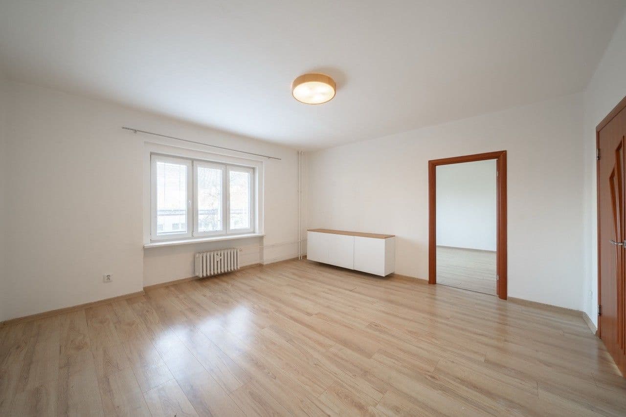 Pronájem bytu 3+1 70 m², U Stadiónu, Ústí nad Labem, Ústecký kraj Pronájem bytu 3+1 70 m², U Stadiónu, Ústí nad Labem, Ústecký kraj