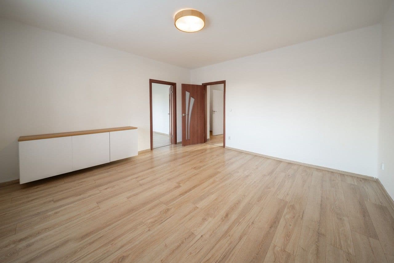 Pronájem bytu 3+1 70 m², U Stadiónu, Ústí nad Labem, Ústecký kraj Pronájem bytu 3+1 70 m², U Stadiónu, Ústí nad Labem, Ústecký kraj