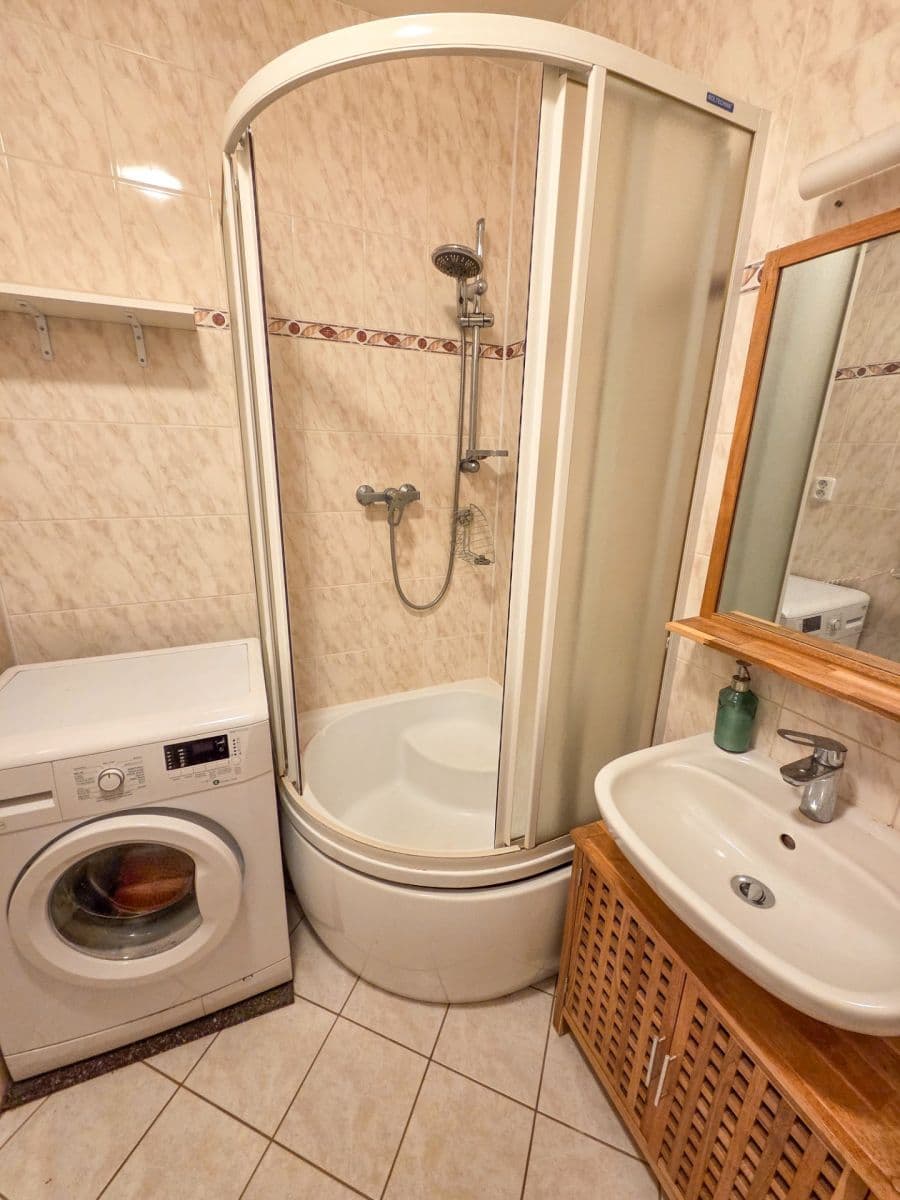 Pronájem bytu Garsoniéra 27 m², Štúrova, Praha, Praha Pronájem bytu Garsoniéra 27 m², Štúrova, Praha, Praha