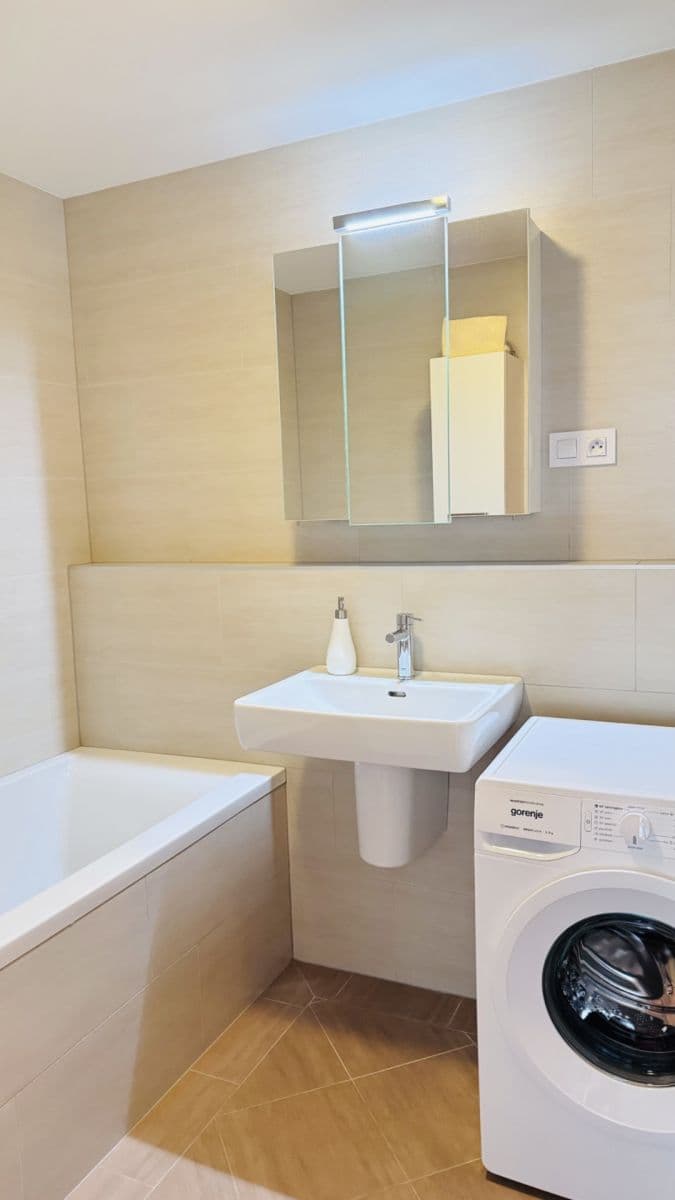 Pronájem bytu 3+1 64 m², Rudolfa Mocka, Karlova Ves, Bratislavský kraj Pronájem bytu 3+1 64 m², Rudolfa Mocka, Karlova Ves, Bratislavský kraj