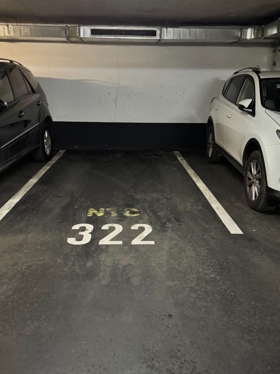 Pronájem garáže 13 m², U Zvonařky, Praha, Praha Pronájem garáže 13 m², U Zvonařky, Praha, Praha