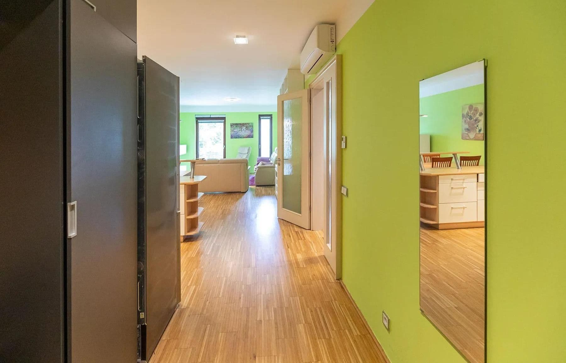 Pronájem bytu 2+kk 80 m², Rohanské nábřeží, Praha, Praha Pronájem bytu 2+kk 80 m², Rohanské nábřeží, Praha, Praha