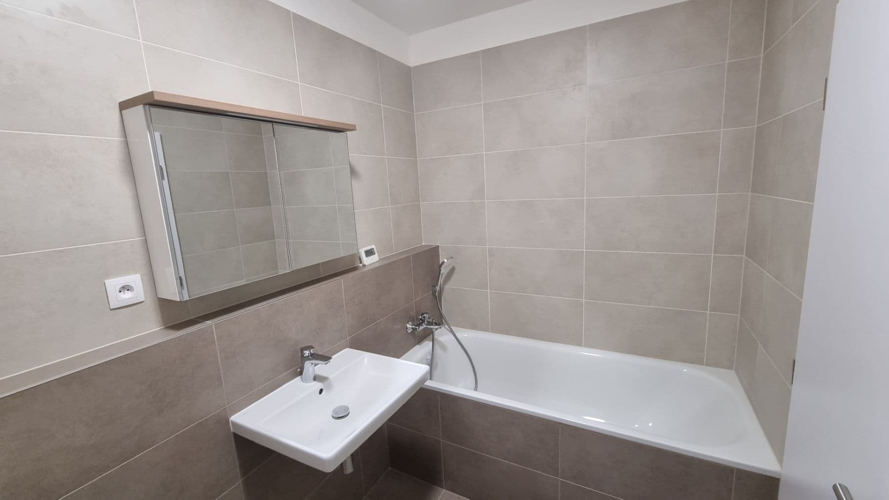 Pronájem bytu 2+1 57 m², Nové Mesto, Bratislavský kraj Pronájem bytu 2+1 57 m², Nové Mesto, Bratislavský kraj