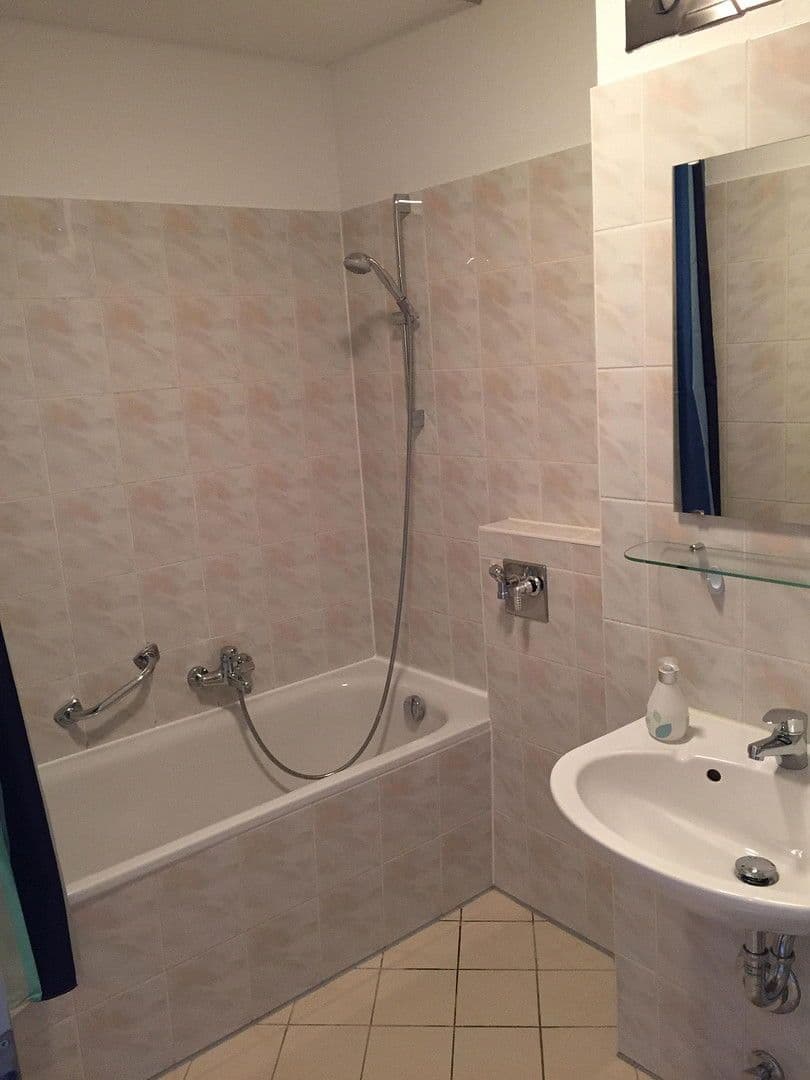 Pronájem bytu 1+1 31 m², 18.-März-Str. 21, Gotha, Durynsko Pronájem bytu 1+1 31 m², 18.-März-Str. 21, Gotha, Durynsko