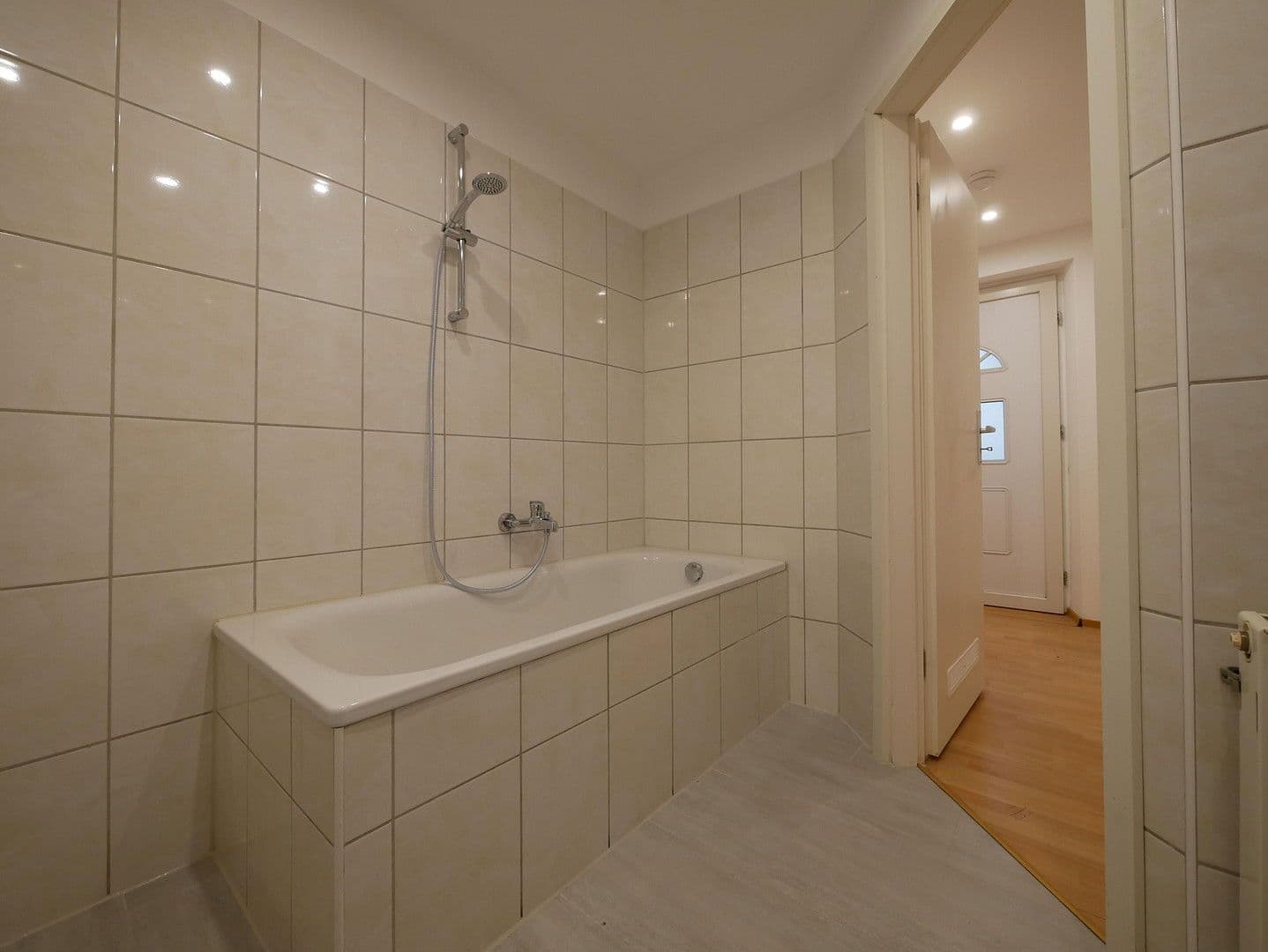 Pronájem bytu 2+1 62 m², Limmerstraße 10, Hannover, Dolní Sasko Pronájem bytu 2+1 62 m², Limmerstraße 10, Hannover, Dolní Sasko