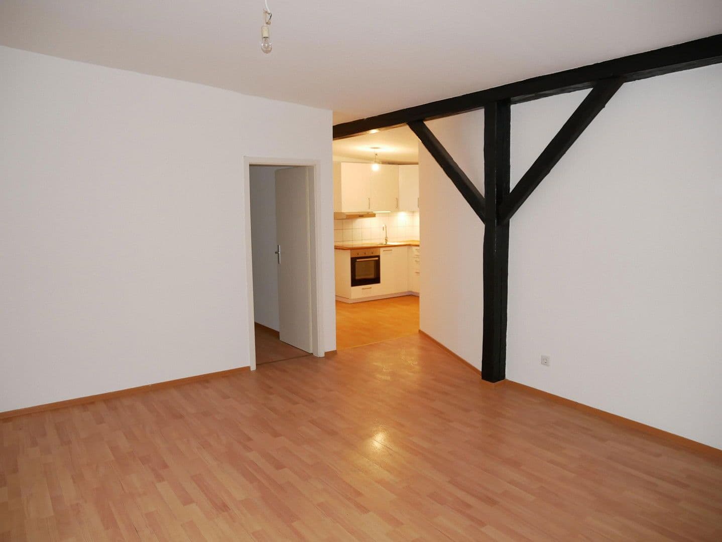 Pronájem bytu 2+1 62 m², Limmerstraße 10, Hannover, Dolní Sasko Pronájem bytu 2+1 62 m², Limmerstraße 10, Hannover, Dolní Sasko