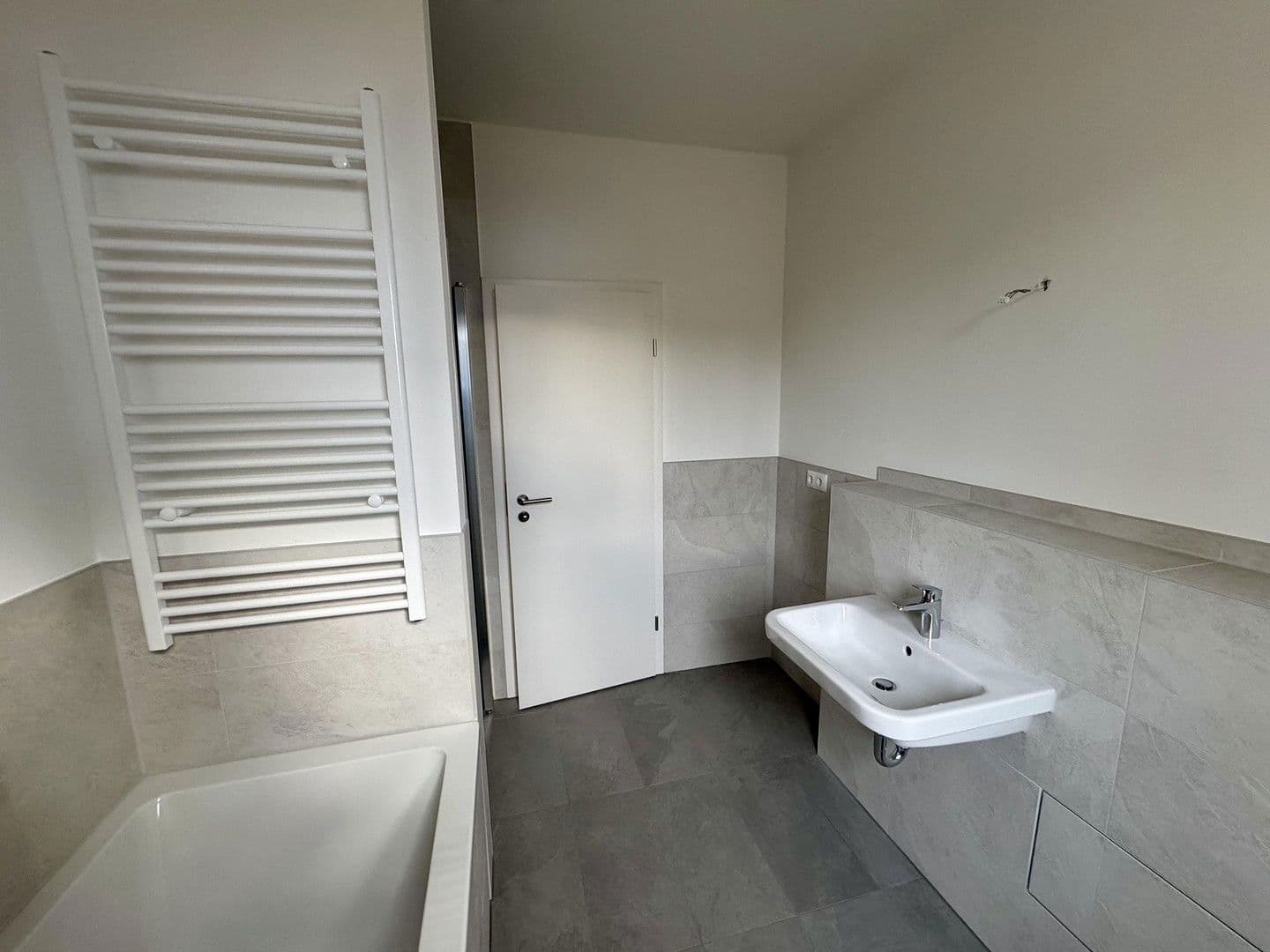 Pronájem bytu 3+1 91 m², Am Lupinenfeld 33, Berlin, Berlín Pronájem bytu 3+1 91 m², Am Lupinenfeld 33, Berlin, Berlín