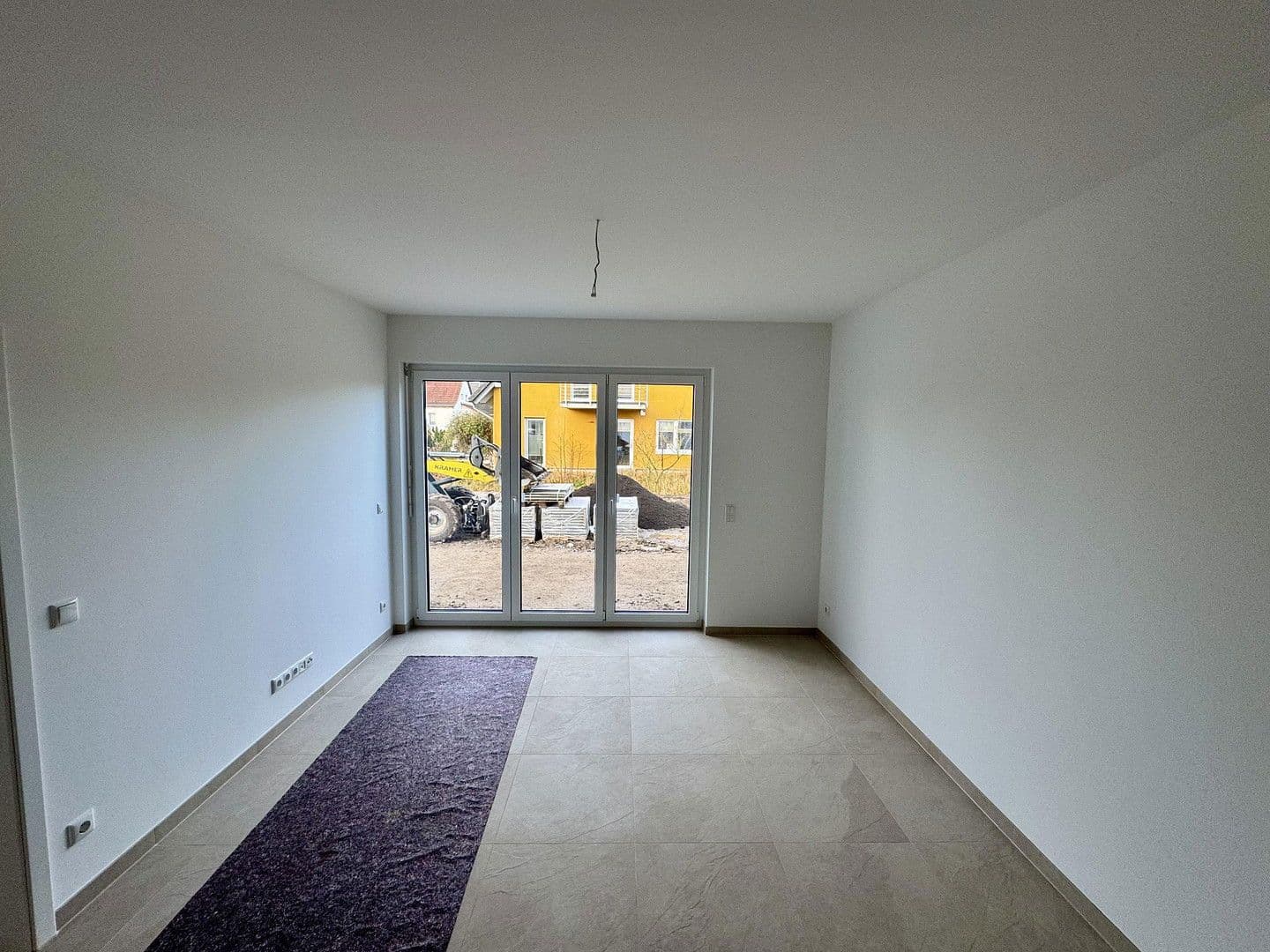 Pronájem bytu 3+1 91 m², Am Lupinenfeld 33, Berlin, Berlín Pronájem bytu 3+1 91 m², Am Lupinenfeld 33, Berlin, Berlín