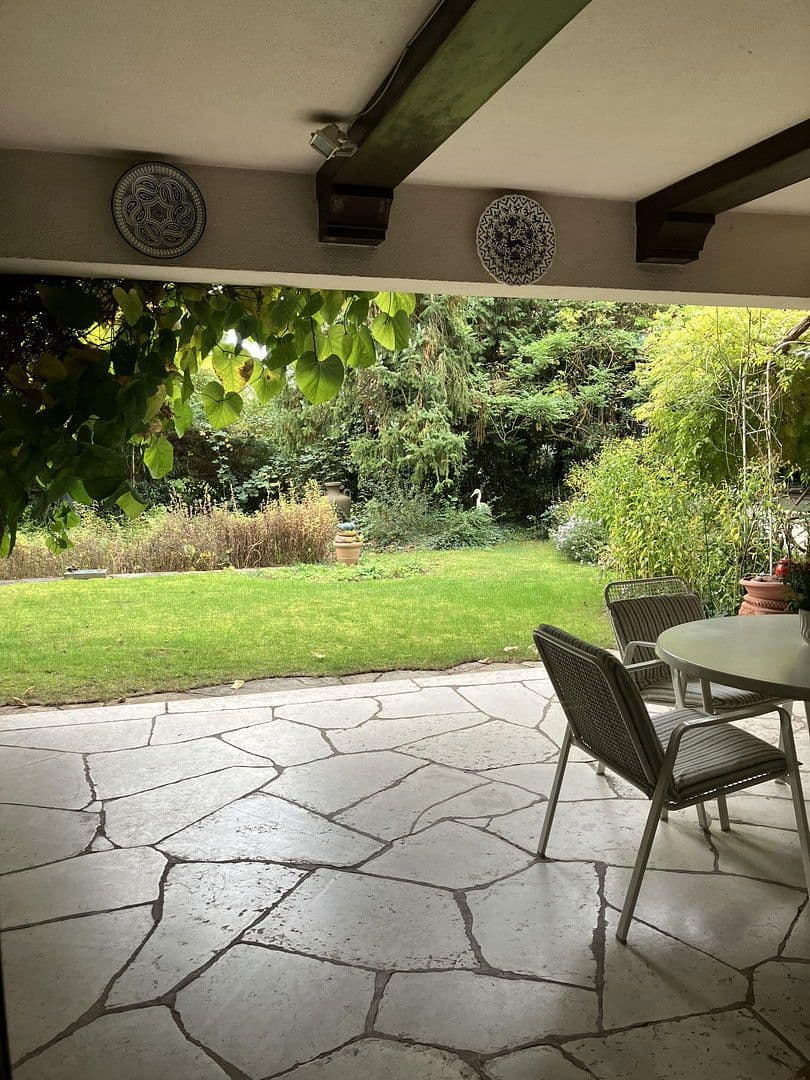 Prodej domu 365 m², pozemek 1.250 m², Saarbrücken, Země Sársko Prodej domu 365 m², pozemek 1.250 m², Saarbrücken, Země Sársko