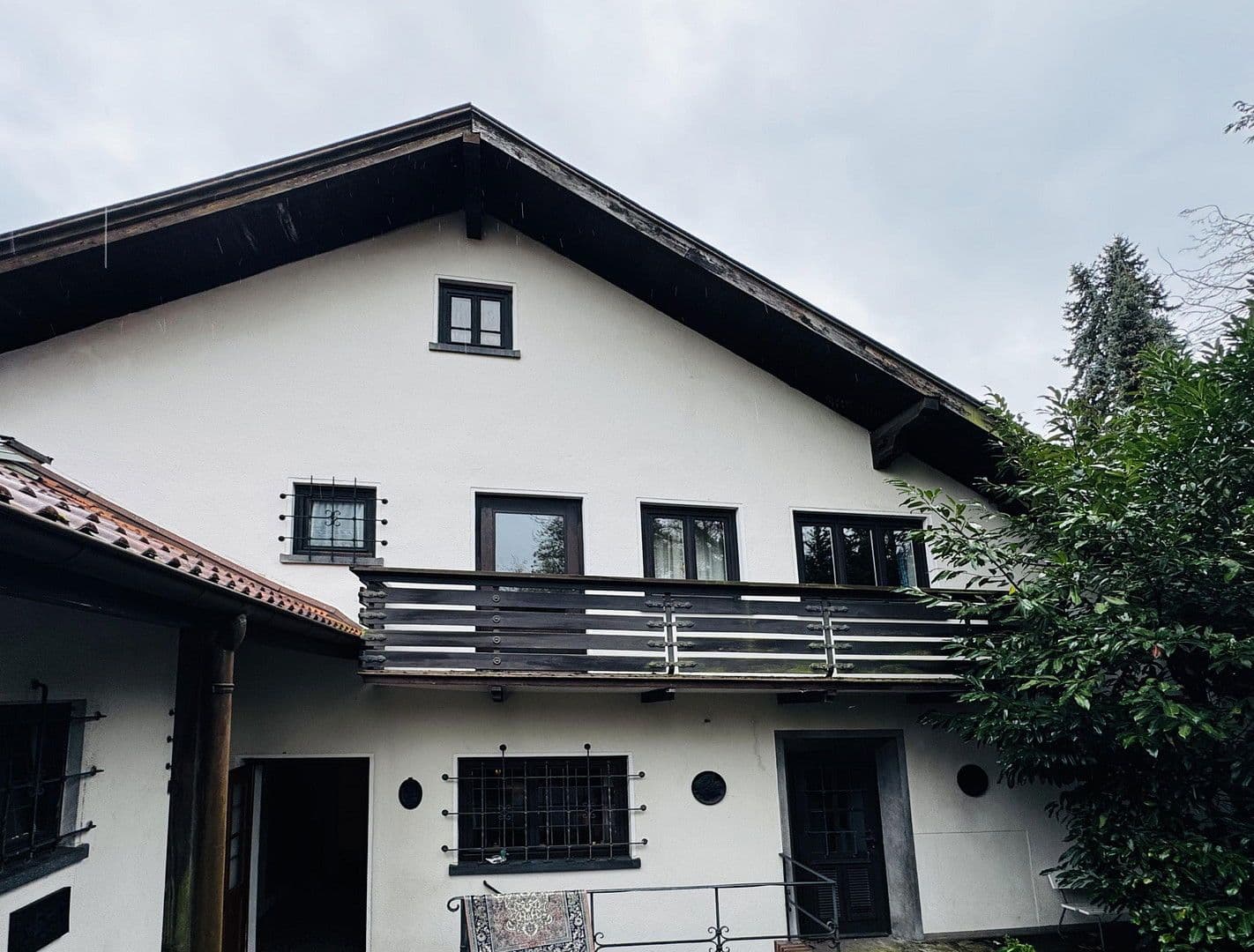 Prodej domu 365 m², pozemek 1.250 m², Saarbrücken, Země Sársko Prodej domu 365 m², pozemek 1.250 m², Saarbrücken, Země Sársko