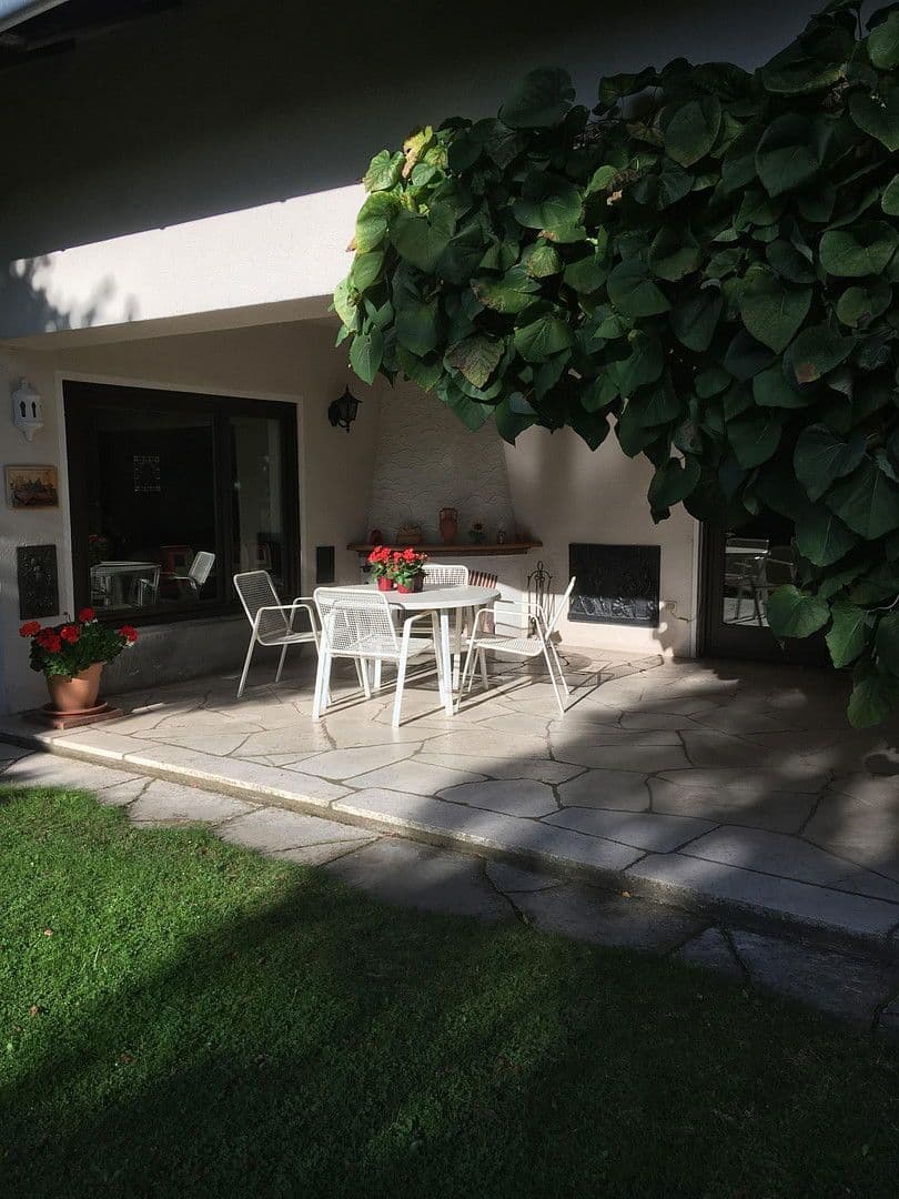 Prodej domu 365 m², pozemek 1.250 m², Saarbrücken, Země Sársko Prodej domu 365 m², pozemek 1.250 m², Saarbrücken, Země Sársko