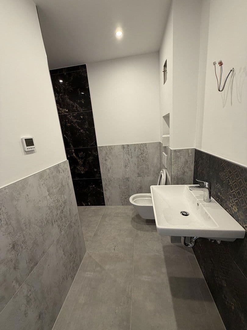 Pronájem domu 200 m², pozemek 60 m², Ofenbach, Hessen Pronájem domu 200 m², pozemek 60 m², Ofenbach, Hessen