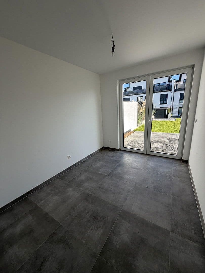 Pronájem domu 200 m², pozemek 60 m², Ofenbach, Hessen Pronájem domu 200 m², pozemek 60 m², Ofenbach, Hessen