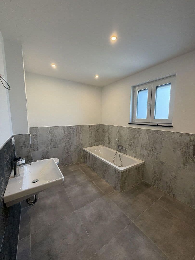 Pronájem domu 200 m², pozemek 60 m², Ofenbach, Hessen Pronájem domu 200 m², pozemek 60 m², Ofenbach, Hessen