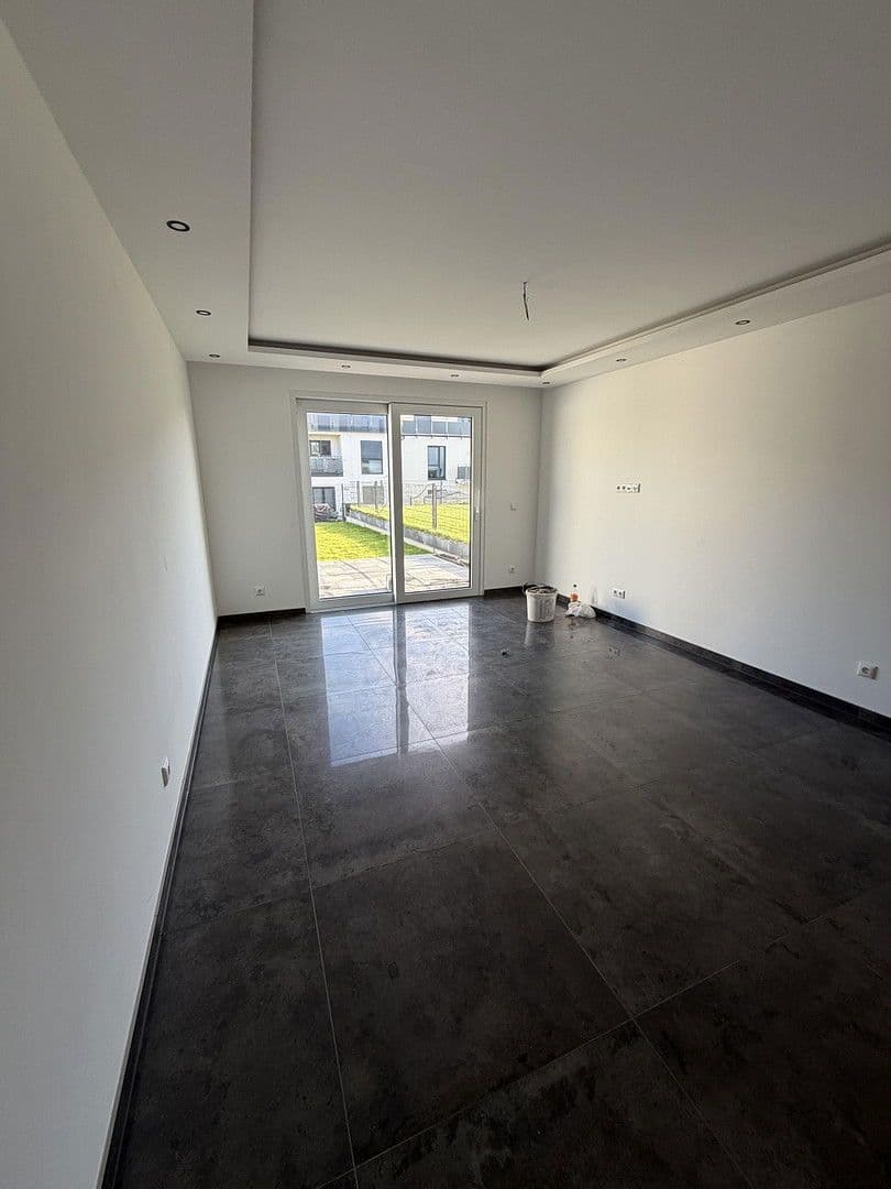 Pronájem domu 200 m², pozemek 60 m², Ofenbach, Hessen Pronájem domu 200 m², pozemek 60 m², Ofenbach, Hessen