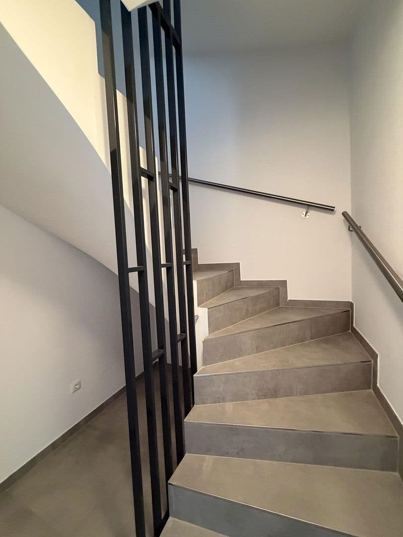 Pronájem domu 200 m², pozemek 60 m², Ofenbach, Hessen Pronájem domu 200 m², pozemek 60 m², Ofenbach, Hessen