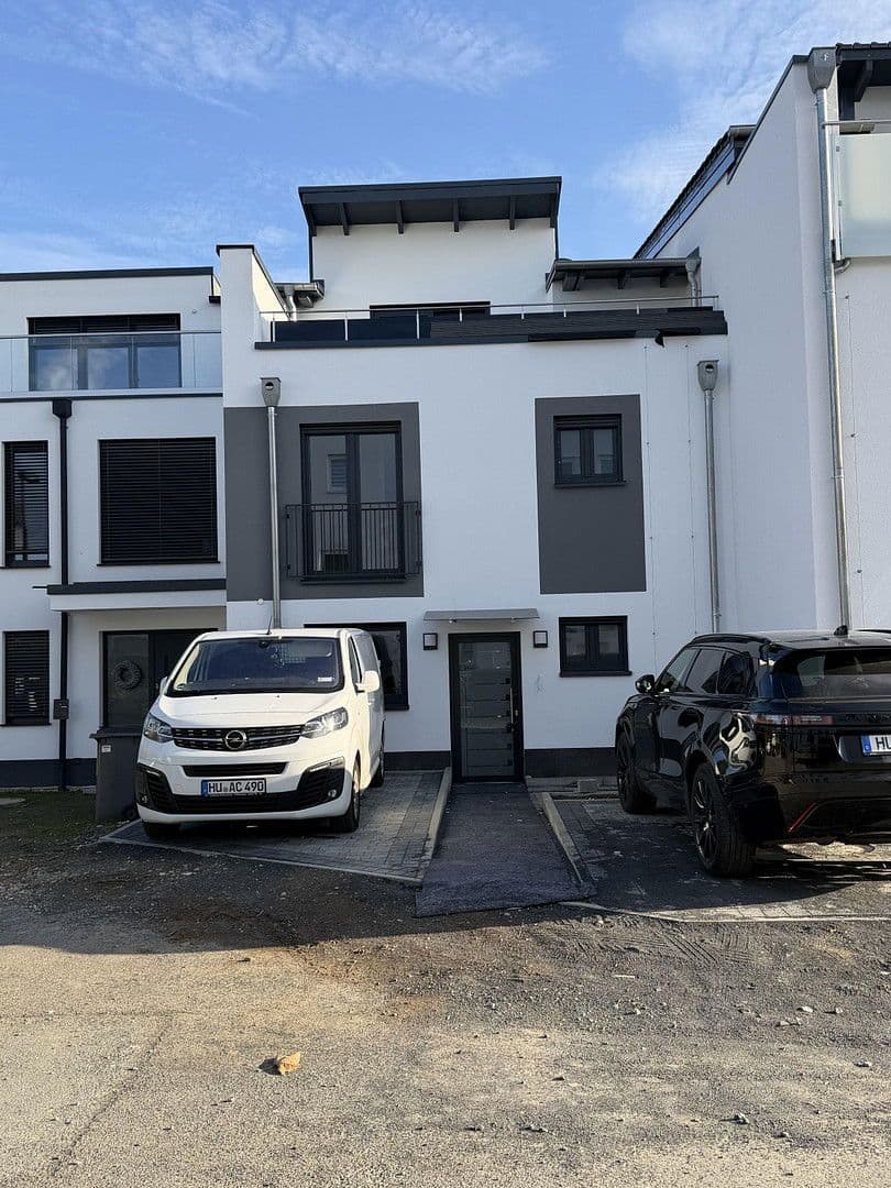 Pronájem domu 200 m², pozemek 60 m², Ofenbach, Hessen Pronájem domu 200 m², pozemek 60 m², Ofenbach, Hessen