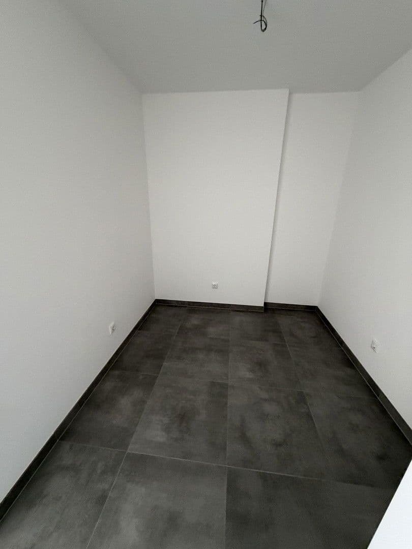 Pronájem domu 200 m², pozemek 60 m², Ofenbach, Hessen Pronájem domu 200 m², pozemek 60 m², Ofenbach, Hessen