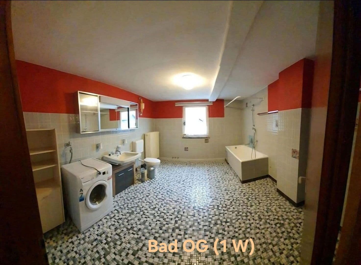 Prodej domu 313 m², pozemek 480 m², Hüllreuthstr 13, Michelau in Oberfranken, Bavorsko Prodej domu 313 m², pozemek 480 m², Hüllreuthstr 13, Michelau in Oberfranken, Bavorsko