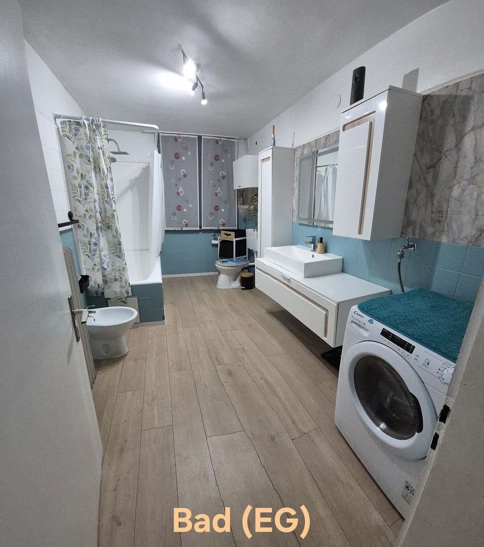 Prodej domu 313 m², pozemek 480 m², Hüllreuthstr 13, Michelau in Oberfranken, Bavorsko Prodej domu 313 m², pozemek 480 m², Hüllreuthstr 13, Michelau in Oberfranken, Bavorsko