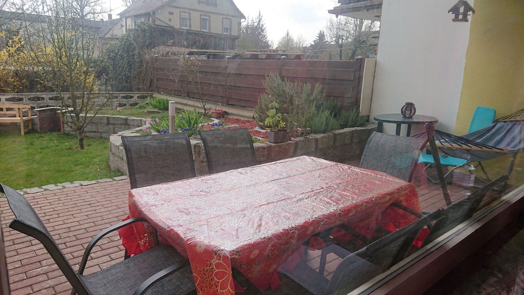 Prodej domu 313 m², pozemek 480 m², Hüllreuthstr 13, Michelau in Oberfranken, Bavorsko Prodej domu 313 m², pozemek 480 m², Hüllreuthstr 13, Michelau in Oberfranken, Bavorsko