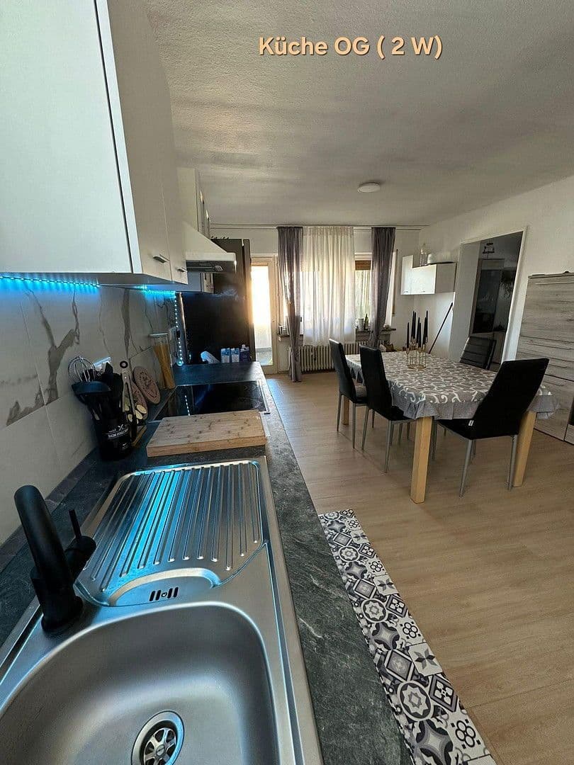 Prodej domu 313 m², pozemek 480 m², Hüllreuthstr 13, Michelau in Oberfranken, Bavorsko Prodej domu 313 m², pozemek 480 m², Hüllreuthstr 13, Michelau in Oberfranken, Bavorsko