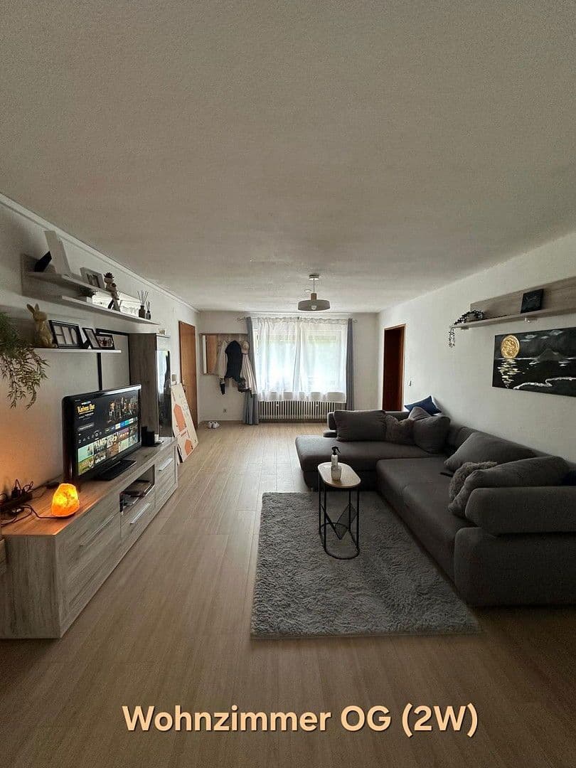 Prodej domu 313 m², pozemek 480 m², Hüllreuthstr 13, Michelau in Oberfranken, Bavorsko Prodej domu 313 m², pozemek 480 m², Hüllreuthstr 13, Michelau in Oberfranken, Bavorsko