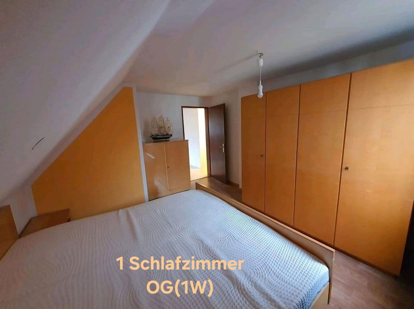 Prodej domu 313 m², pozemek 480 m², Hüllreuthstr 13, Michelau in Oberfranken, Bavorsko Prodej domu 313 m², pozemek 480 m², Hüllreuthstr 13, Michelau in Oberfranken, Bavorsko