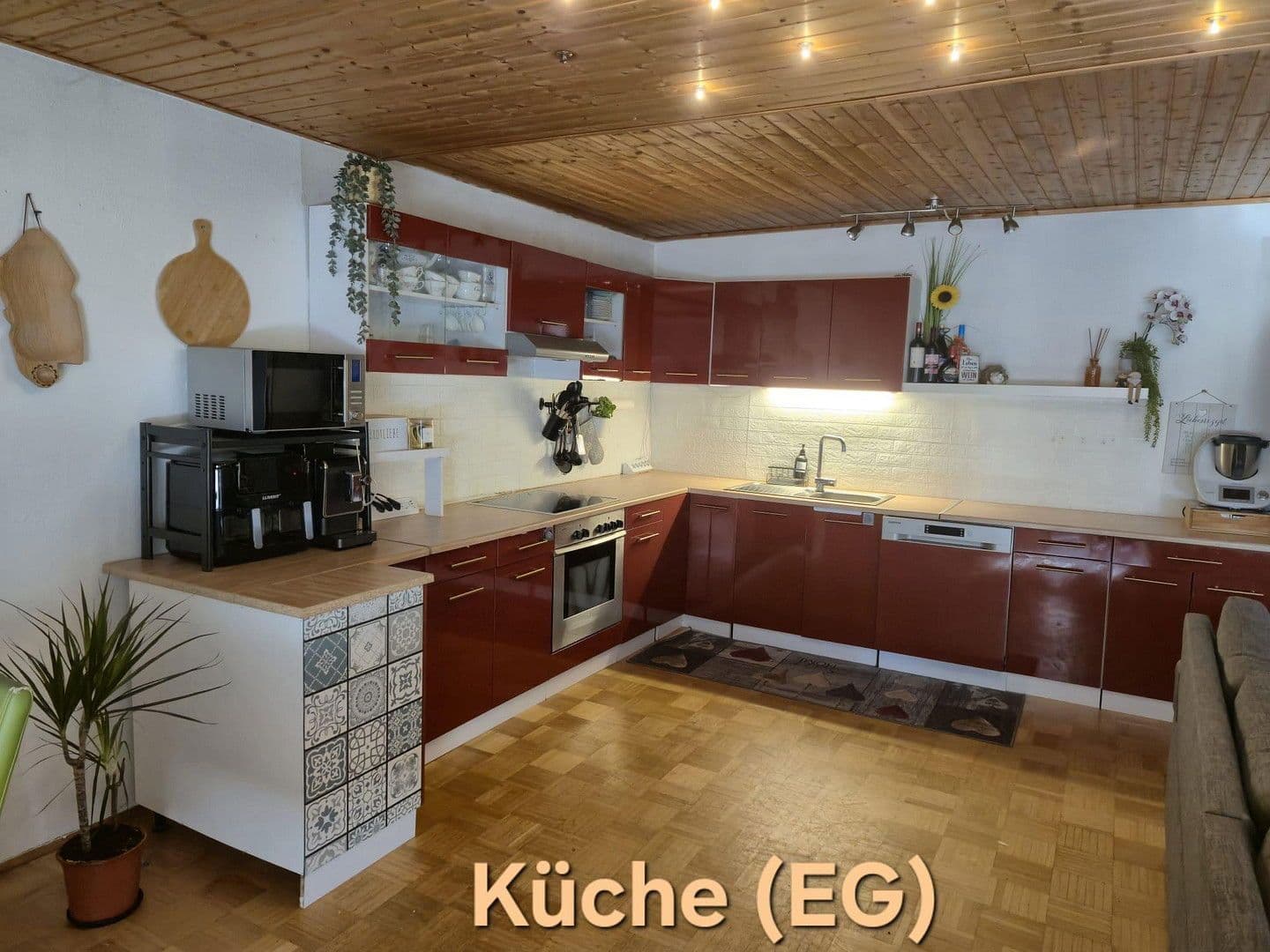 Prodej domu 313 m², pozemek 480 m², Hüllreuthstr 13, Michelau in Oberfranken, Bavorsko Prodej domu 313 m², pozemek 480 m², Hüllreuthstr 13, Michelau in Oberfranken, Bavorsko