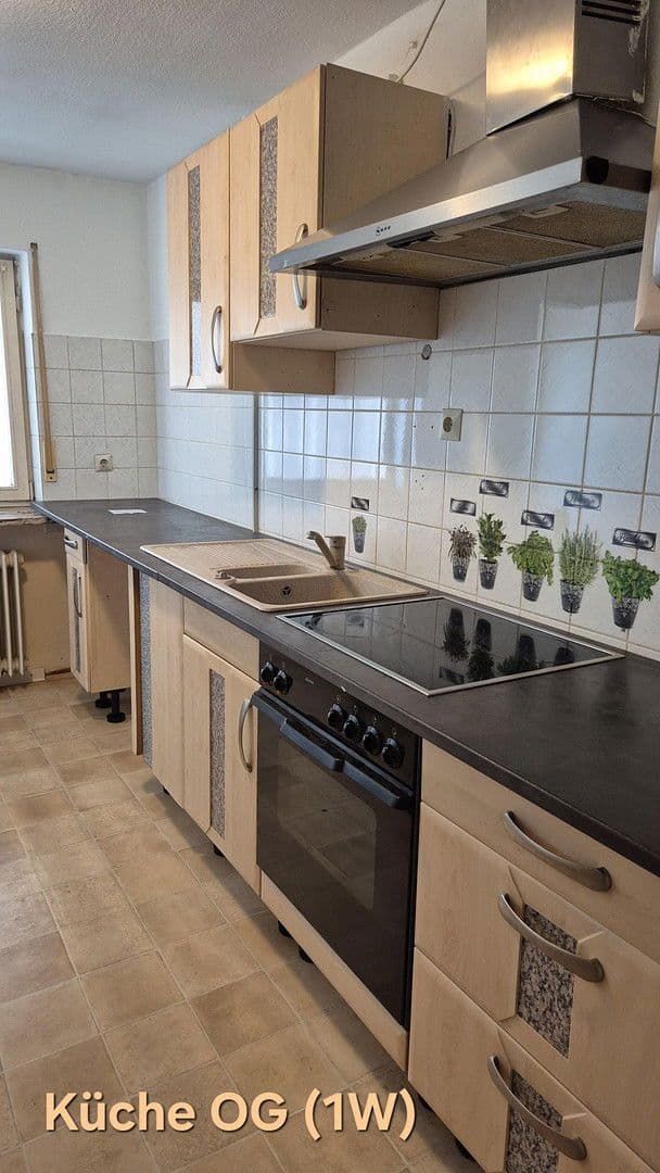 Prodej domu 313 m², pozemek 480 m², Hüllreuthstr 13, Michelau in Oberfranken, Bavorsko Prodej domu 313 m², pozemek 480 m², Hüllreuthstr 13, Michelau in Oberfranken, Bavorsko