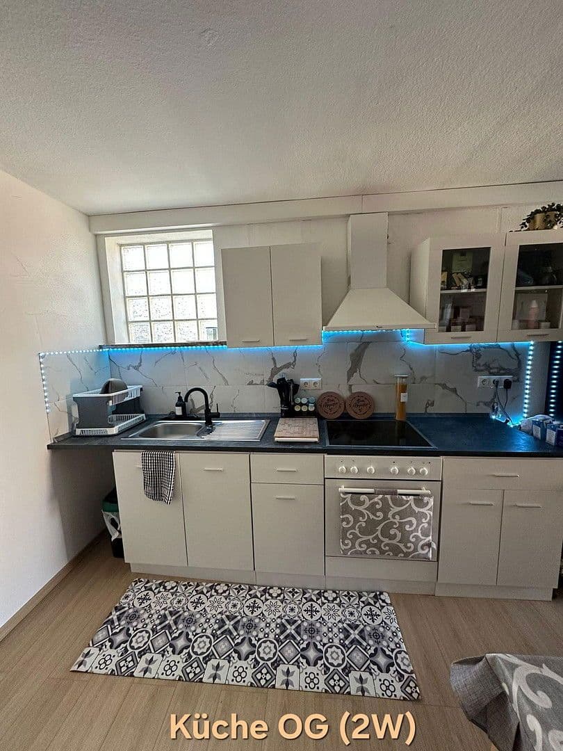 Prodej domu 313 m², pozemek 480 m², Hüllreuthstr 13, Michelau in Oberfranken, Bavorsko Prodej domu 313 m², pozemek 480 m², Hüllreuthstr 13, Michelau in Oberfranken, Bavorsko