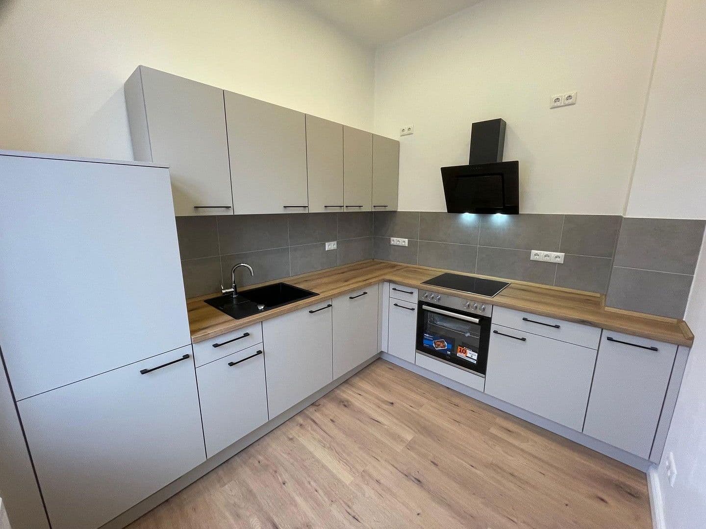 Pronájem bytu 3+1 72 m², Mühlenstraße 31, Delmenhorst, Dolní Sasko Pronájem bytu 3+1 72 m², Mühlenstraße 31, Delmenhorst, Dolní Sasko