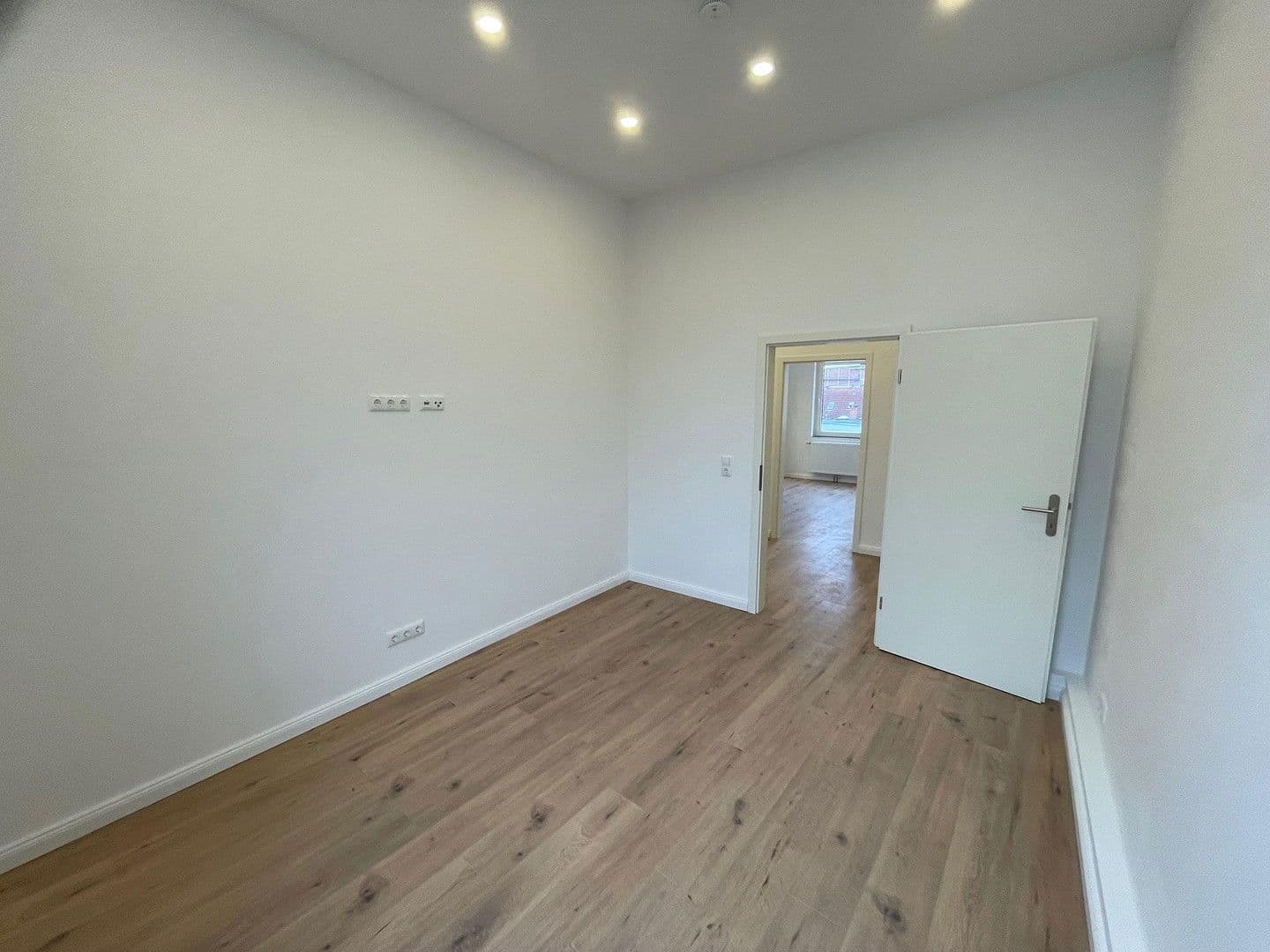 Pronájem bytu 3+1 72 m², Mühlenstraße 31, Delmenhorst, Dolní Sasko Pronájem bytu 3+1 72 m², Mühlenstraße 31, Delmenhorst, Dolní Sasko