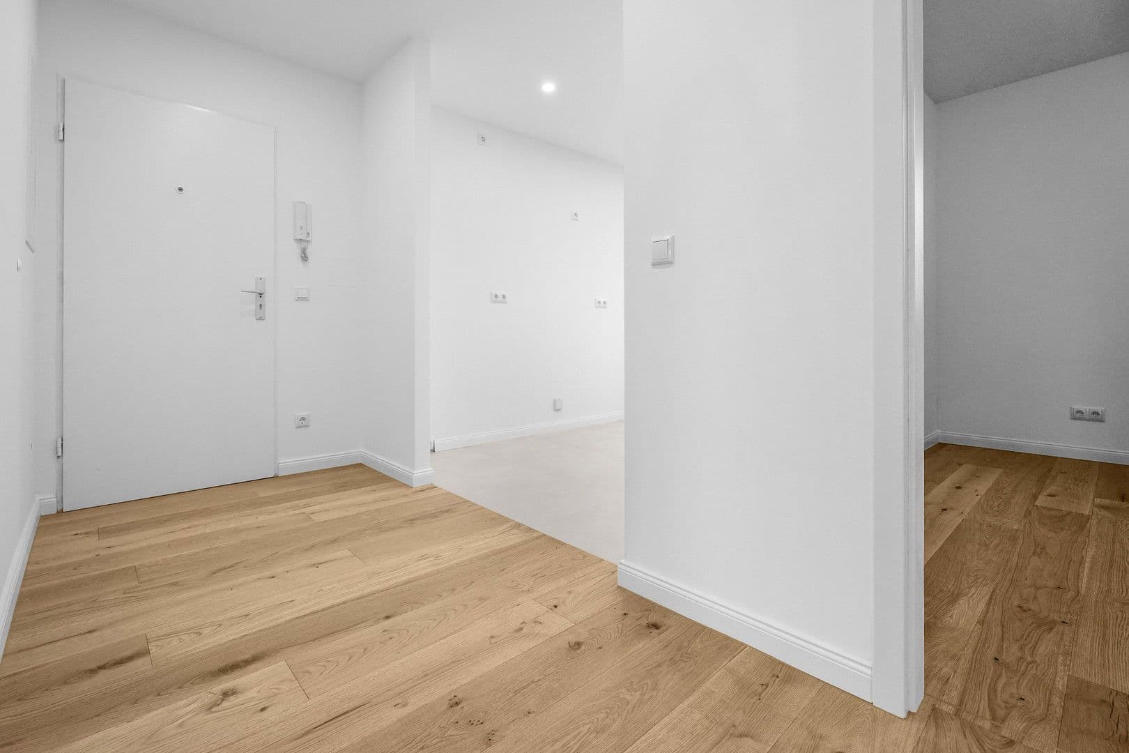 Pronájem bytu 2+1 55 m², Berliner Straße, Hannover, Dolní Sasko Pronájem bytu 2+1 55 m², Berliner Straße, Hannover, Dolní Sasko