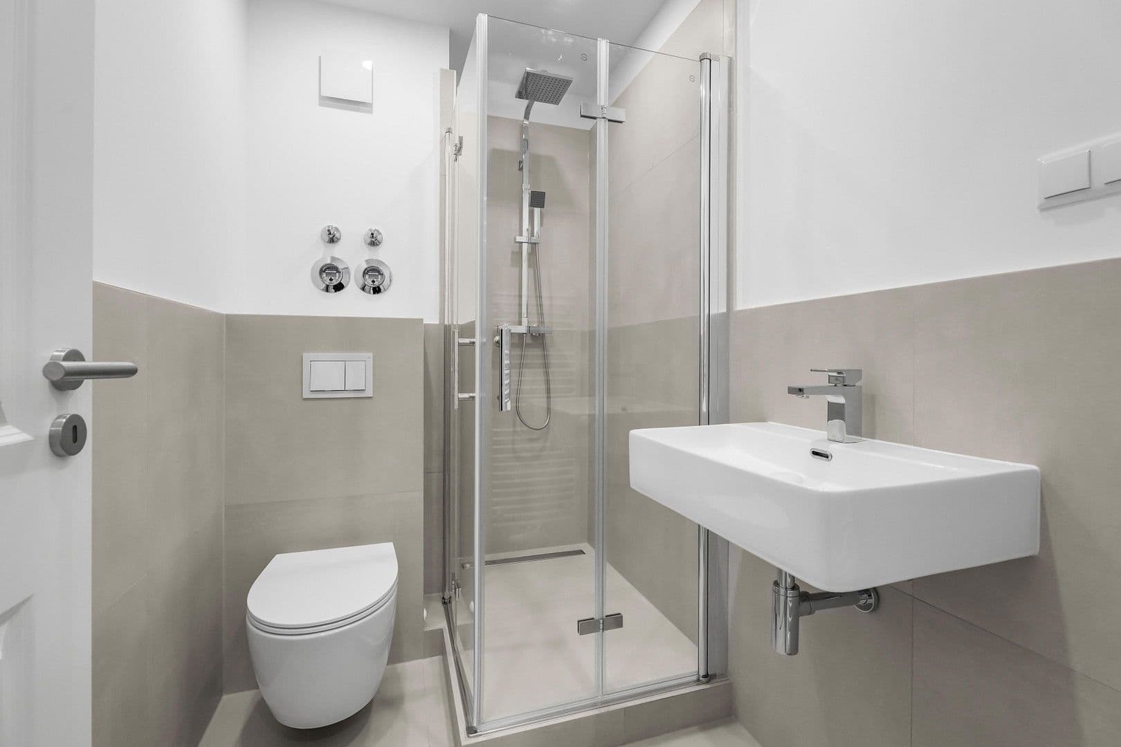 Pronájem bytu 2+1 55 m², Berliner Straße, Hannover, Dolní Sasko Pronájem bytu 2+1 55 m², Berliner Straße, Hannover, Dolní Sasko