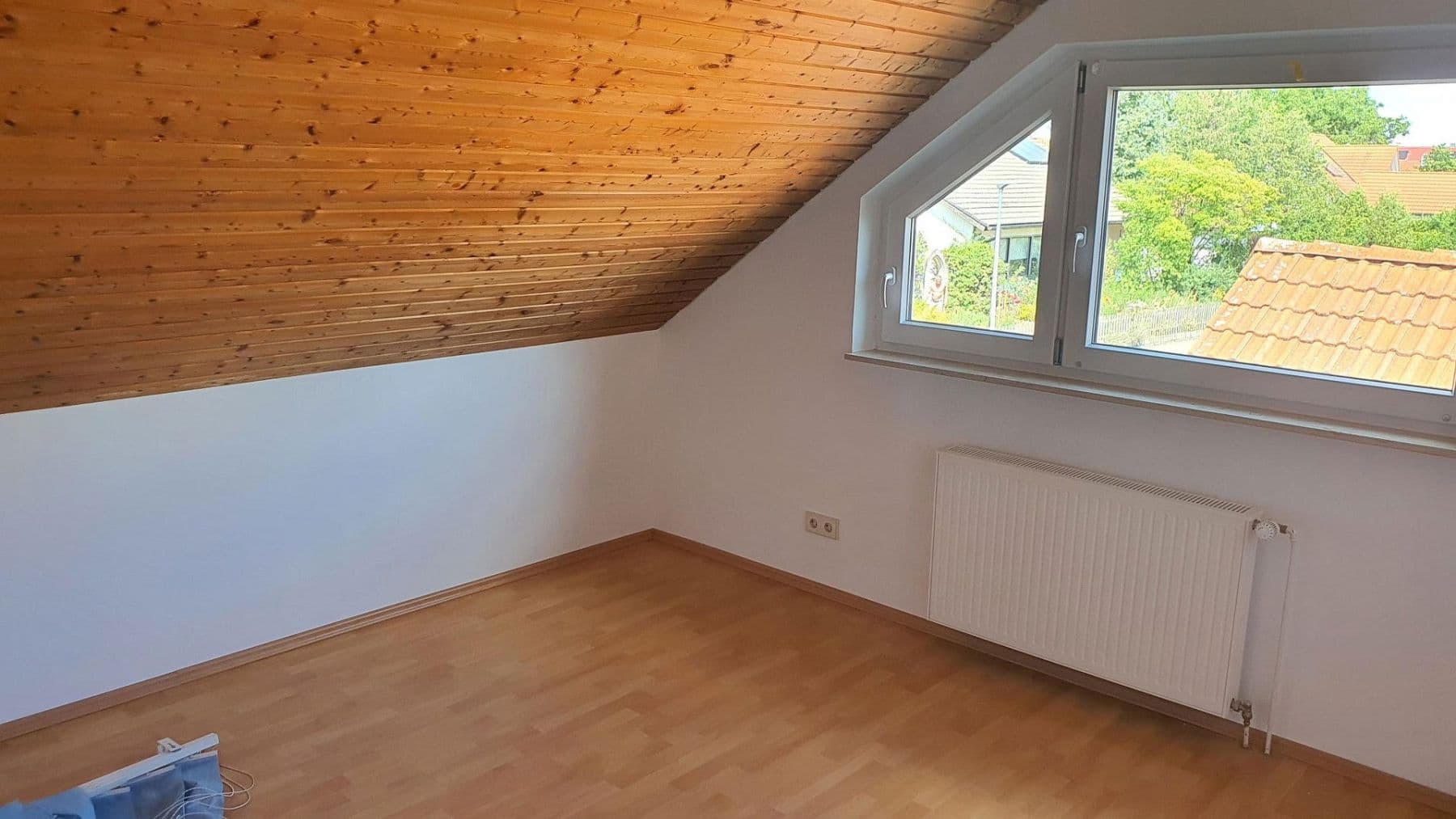 Pronájem bytu 4+1 88 m², Rottenburg am Neckar, Bádensko-Württembersko Pronájem bytu 4+1 88 m², Rottenburg am Neckar, Bádensko-Württembersko