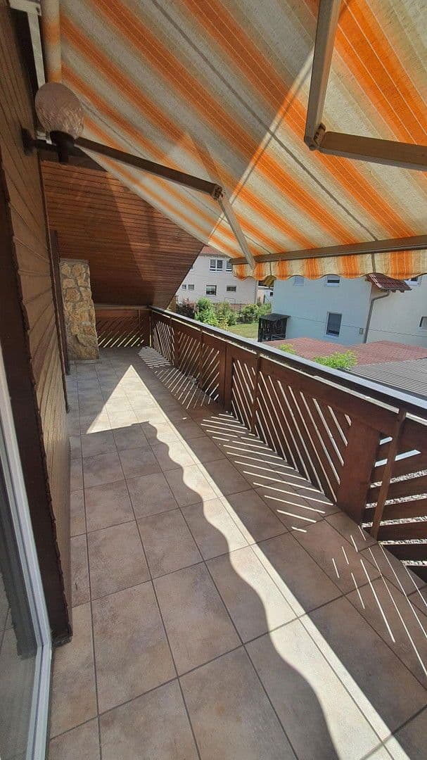 Pronájem bytu 4+1 88 m², Rottenburg am Neckar, Bádensko-Württembersko Pronájem bytu 4+1 88 m², Rottenburg am Neckar, Bádensko-Württembersko