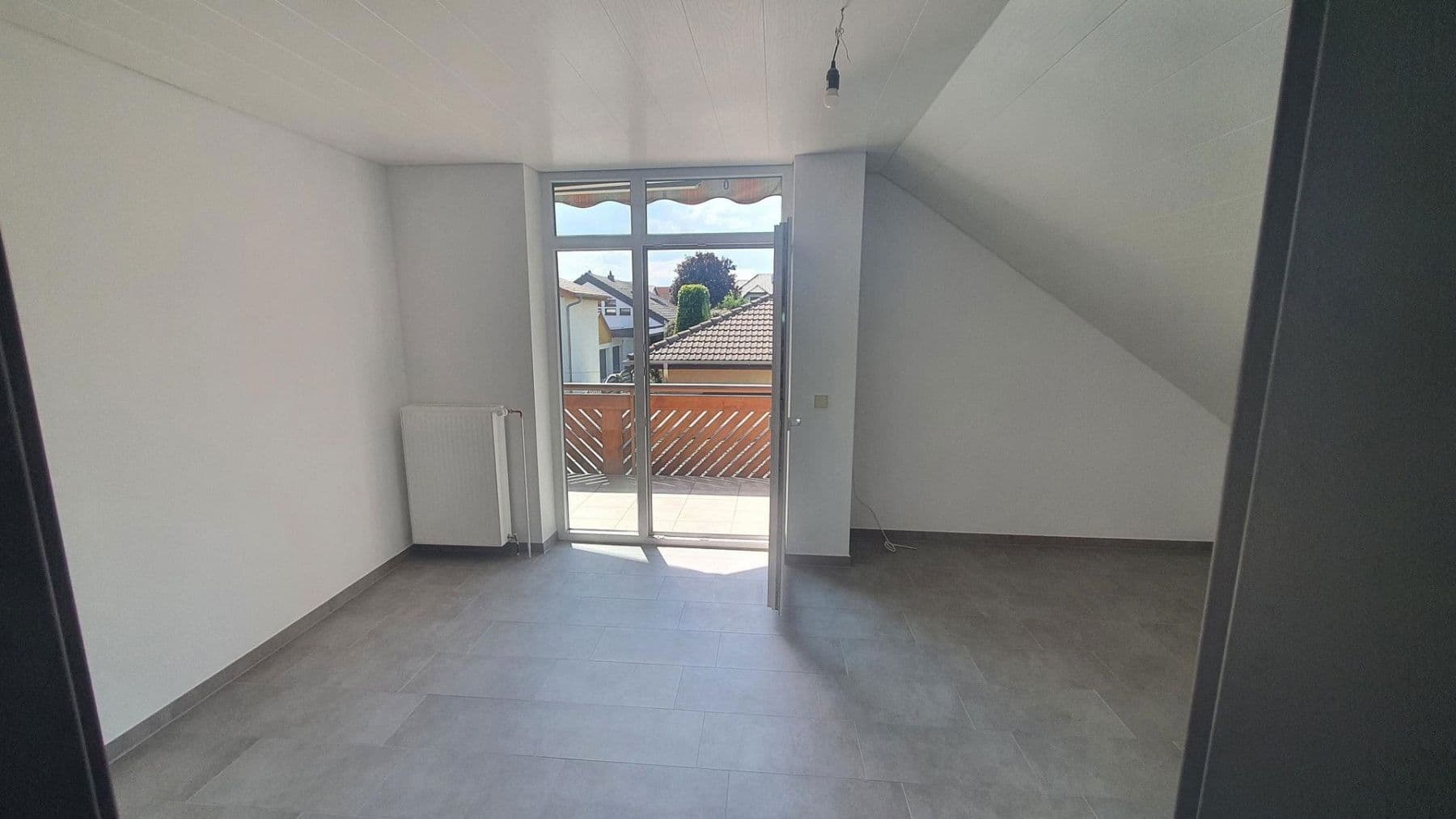 Pronájem bytu 4+1 88 m², Rottenburg am Neckar, Bádensko-Württembersko Pronájem bytu 4+1 88 m², Rottenburg am Neckar, Bádensko-Württembersko